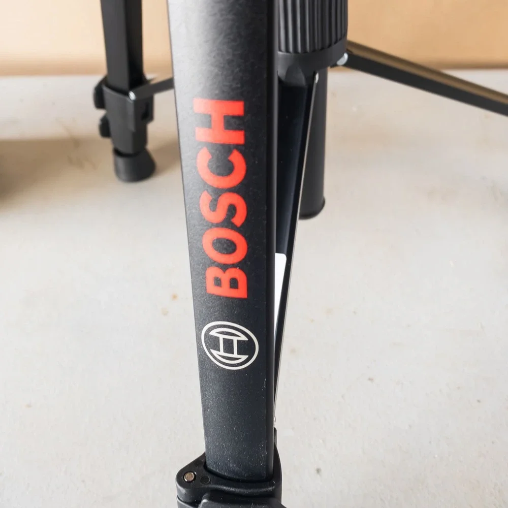 Bosch BT150 Compact Extendable Tripod With Adjustable Legs Brand New